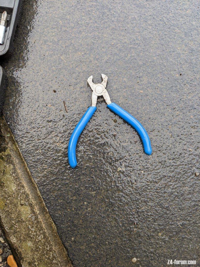 pliers.jpg