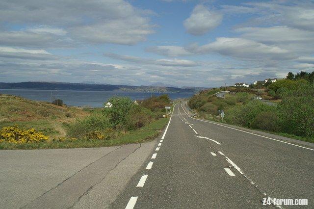 The_Glasnacardoch_turning_off_the_A830_-_geograph.org.uk_-_1291636.jpg