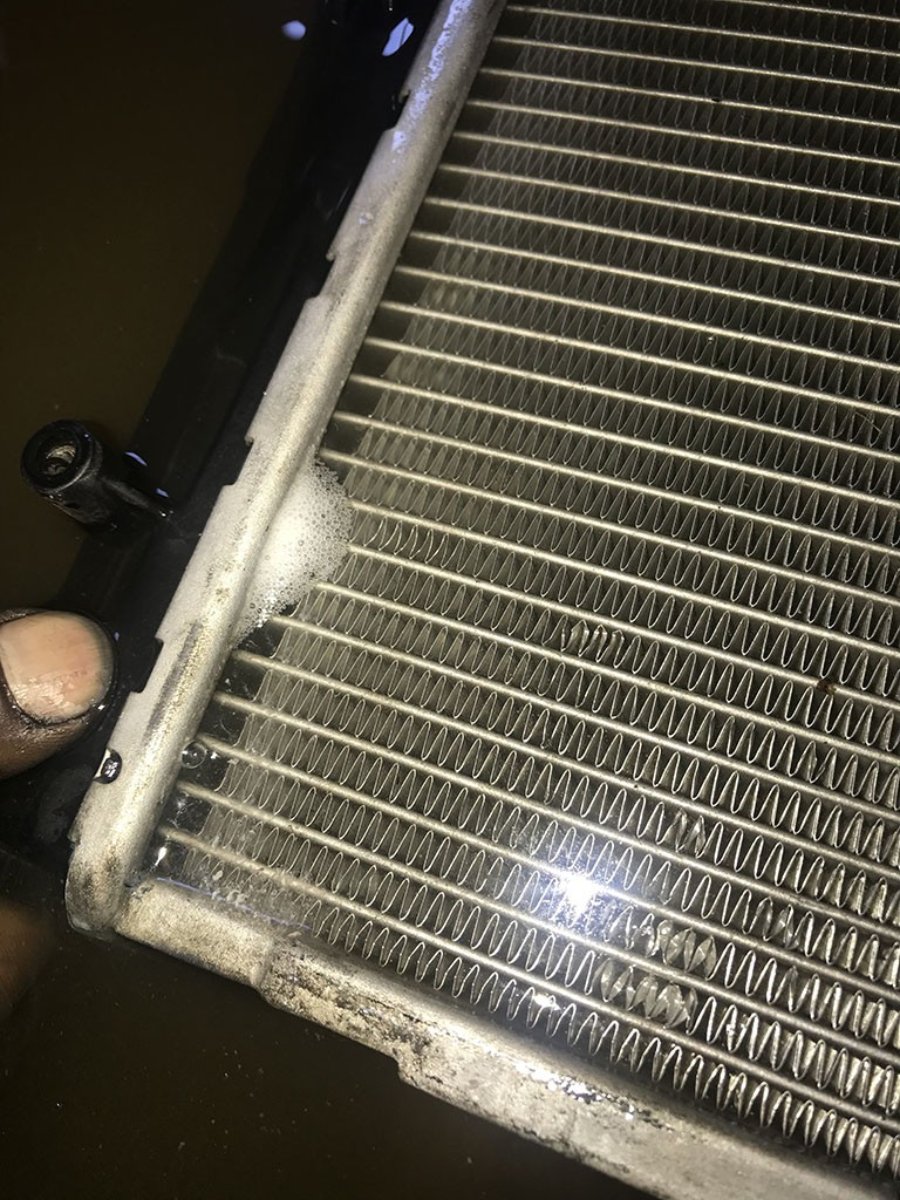 radiator leak_4304932923.jpg